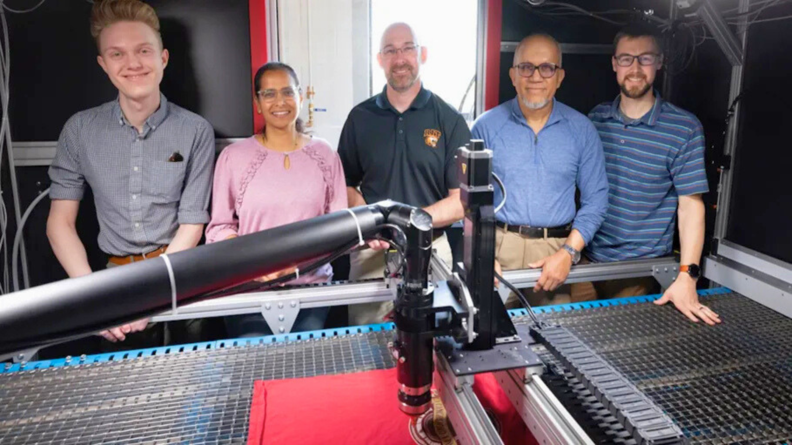AI and laser technology: RIT’s solution to efficient textile recycling and waste reduction