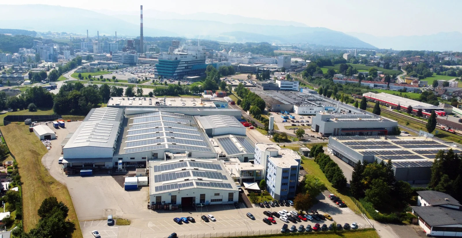 Lenzing expands solar power with new partnership